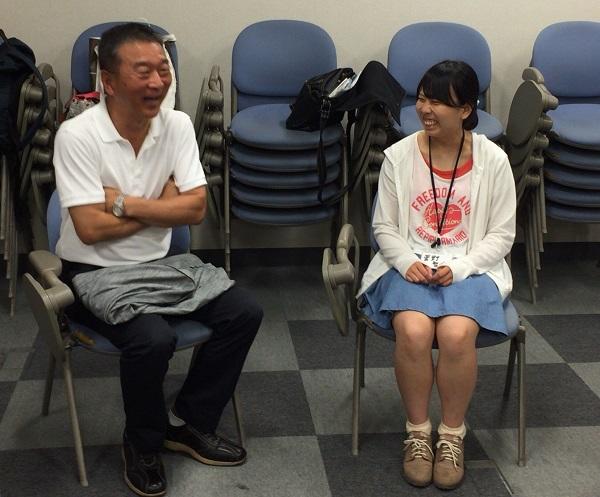 写真２初代編集長の菅野智香さんと「あすびと福島」代表理事の半谷栄寿さん.jpg
