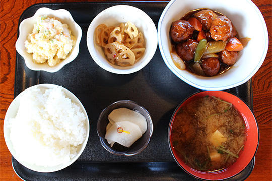 お肉のランチ