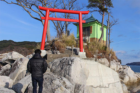 『蓬莱島（ほうらいじま）』鳥居
