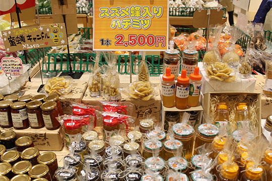 仮設商店街、産直市場『だぁすこ』