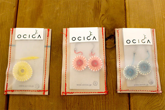 被災したお母さんたちがつくる鹿角と漁網のアクセサリー「OCICA DEERHORN DREAM CATCHER」