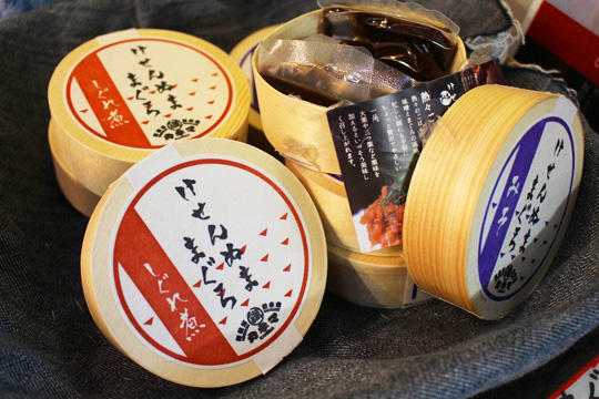 カネマの人気商品・「けせんぬま　まぐろしぐれ煮」。常温で持ち帰ることができます