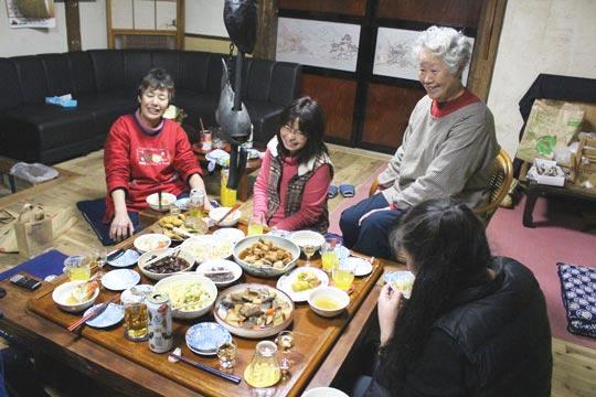 左からまさえさん、小日和さん、鈴木さん、斉藤さん