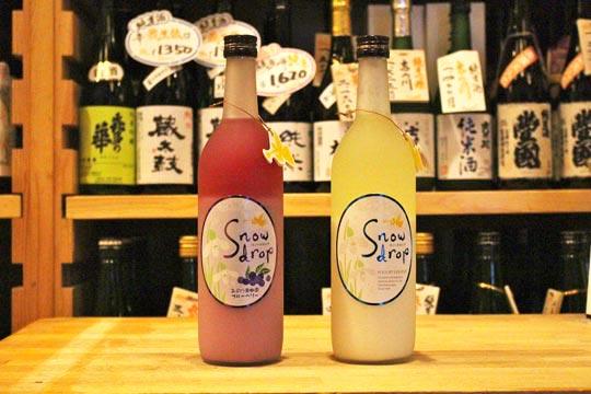 会津中央乳業の濃厚なヨーグルトと会津坂下産瑞穂黄金を合わせたヨーグルトリキュール「snowdrop」シリーズ。発売を開始したのは2011年6月です。会津の牛乳は放射性物質が検出されなかったにもかかわらず、県内全ての牛乳に出荷制限が掛かったため、風評被害に苦しめられたといいます。現在では福島を代表するお酒のひとつとして親しまれています
